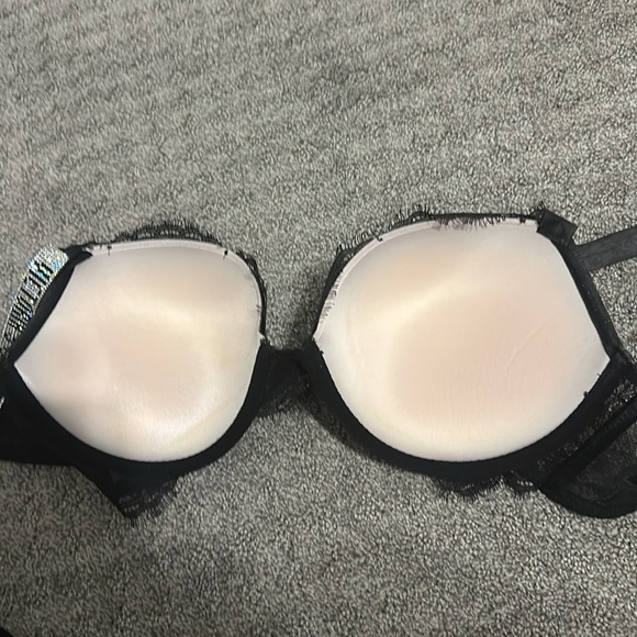 Victoria secret push up - Picture 3 of 3